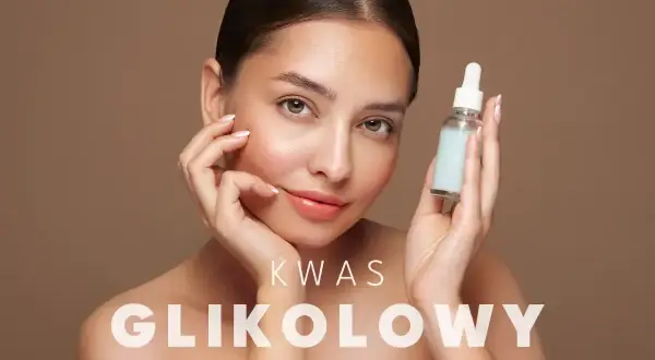 Kwas glikolowy na co? Piękna kobieta z serum w dłoni, które rozjaśnia i wygładza skórę.
